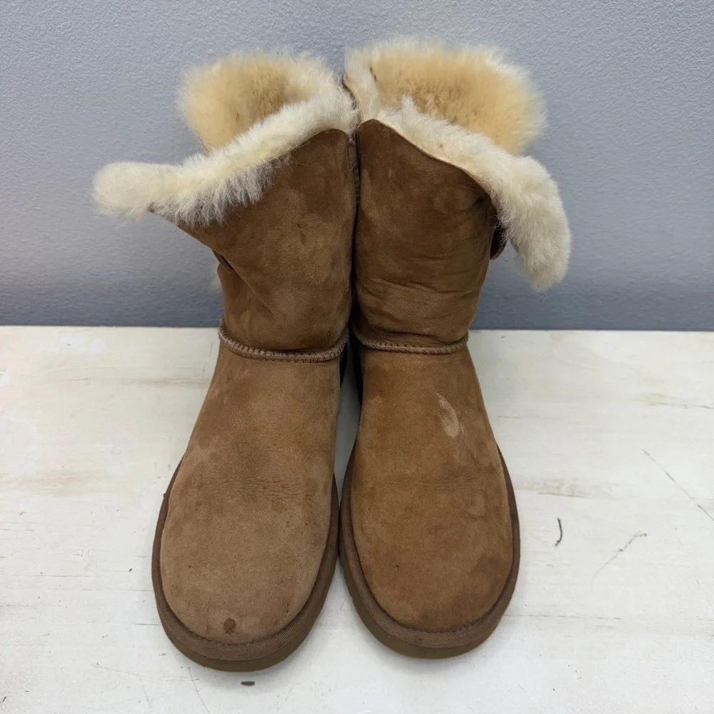 Ugg Brown Suede Bailey Button Short Boots Size 8